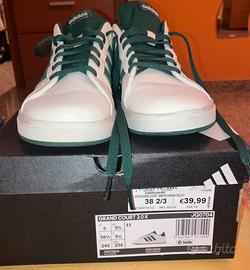 Scarpe da ginnastica da donna. Marca Adidas