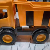 camion con cassone ribaltabile