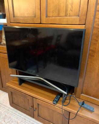 TV Samsung UE40MU6120K 40" 4K - schermo rotto