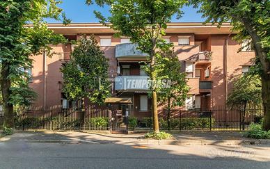 AMPIO QUADRILOCALE DOPPI SERVIZI CON BOX ZONA PARC