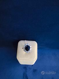 Elegante anello con zaffiro naturale