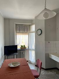 Mobili: camera da letto, Salotto, Cucina