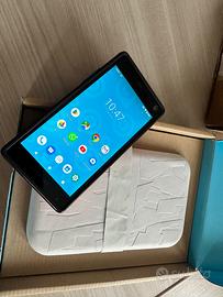 FAIRPHONE 2:  ben funzionante, più 2 per ricambi