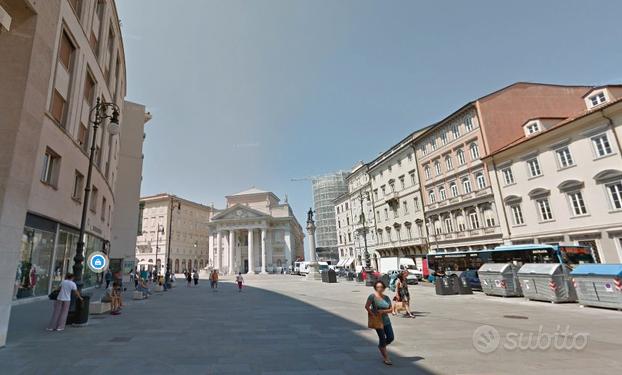 Bilocale luminoso in Piazza della Borsa, Trieste