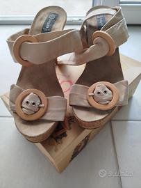 sandalo in cuoio nude con tacco. n37