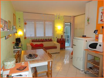 Arenzano/Pineta : monolocale con balcone - box