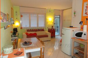 Arenzano/Pineta : monolocale con balcone - box