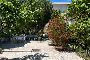 Trilocale con giardino a 200 metri dal mare