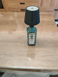 Lampada da comodino artigianale con bottiglia