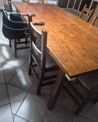  tavolo ciliegio massello + 6 sedie+ 4 sgabel