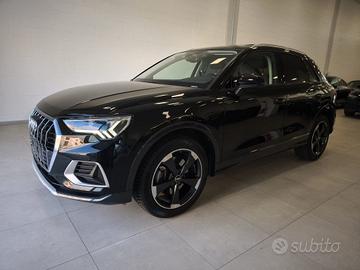 AUDI Q3 40 TDI quattro S tronic Business Advance