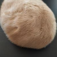 Cappello di Visone bianco/beige. 58 cm