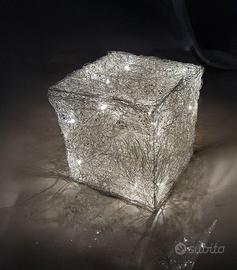 Lampada cubo a Led da terra 40x40x40 cm