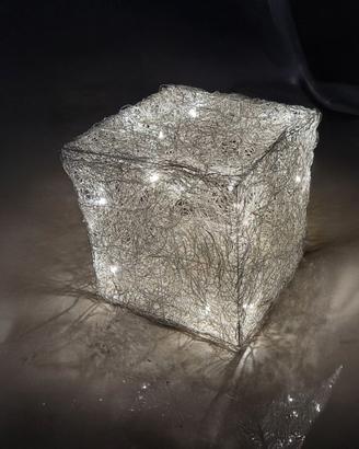 Lampada cubo a Led da terra 40x40x40 cm