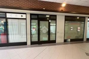 NEGOZIO A BAGNOLO IN PIANO