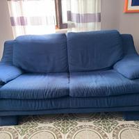 Divano blu doppia seduta