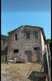 Rustico, immobile e terreno in agro di Todi