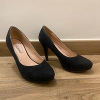 Scarpe chiuse con tacco 9 cm in velluto nero Tg 37