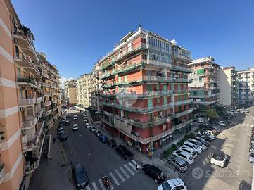 3 LOCALI A NAPOLI