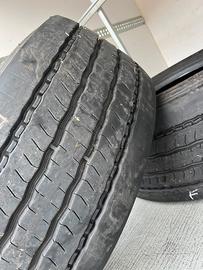  pneumatici anteriori  per Camion
