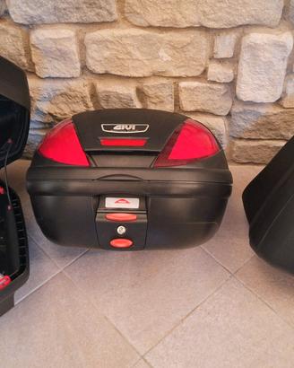 Tris Valigie GIVI V37 + Bauletto + Attacchi Honda
