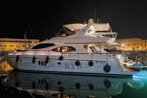 Carnevali 65 Fly (2006)