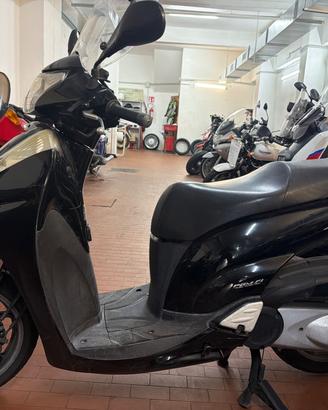 Honda SH 300 kilometrato ma ben funzionante carroz
