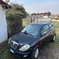 Lancia ypsilon 2009