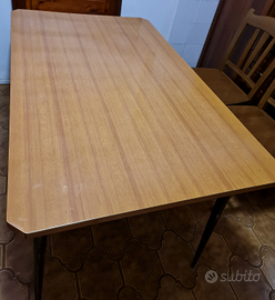 Tavolo rettangolare