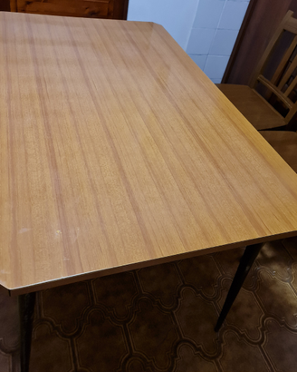 Tavolo rettangolare