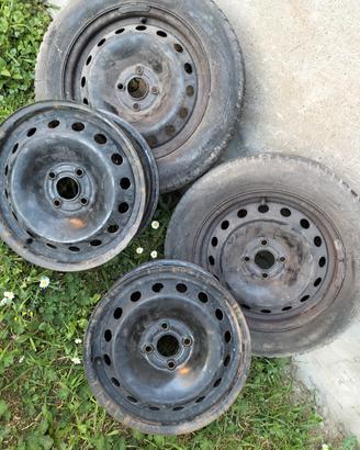 4 cerchi in ferro 185/65/R15 fiat grande punto
