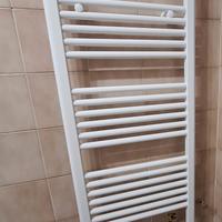  scaldasalviette elettrico usato
