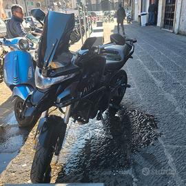 Moto zontes adv