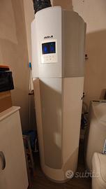 Pompa di calore  con accumulo 300 L