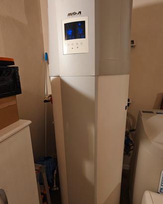 Pompa di calore  con accumulo 300 L