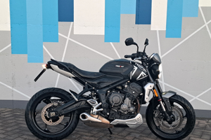 Triumph trident 660