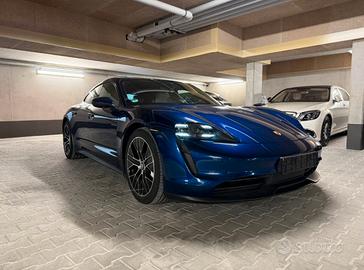 Porsche Taycan 2022 display passeggero 5posti PSCB