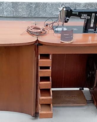 Macchina da cucire Necchi