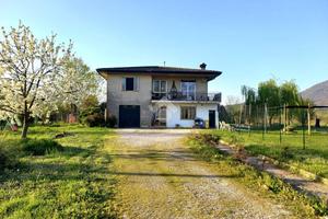 PORZIONE DI BIFAMILIARE A CERVARESE SANTA CROCE