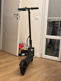 Monopattino Elettrico pieghevole Nuovo