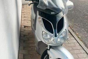 Aprilia sport city 200