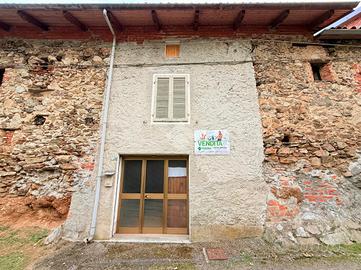 CASA SEMINDIPENDENTE A CASTELNUOVO NIGRA