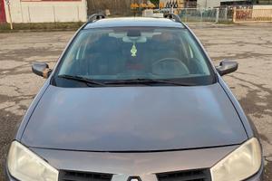 Renault Megane 2 1900 diesel per pezzi di ricambio