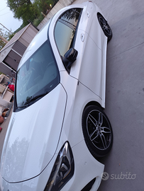 Mercedes CLA 200 d allestimento amg