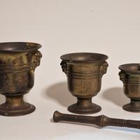 tre mortai ottone secolo XIX