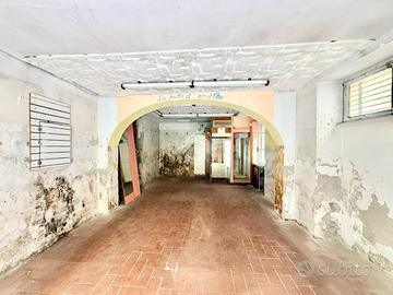 NEGOZIO A ALBISOLA SUPERIORE