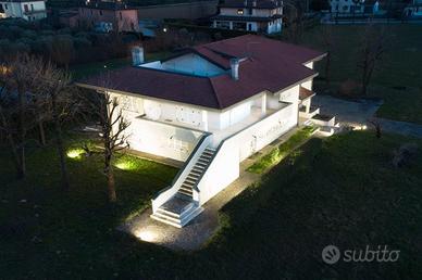 Villa superficie 15mila metri