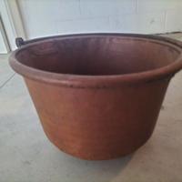 Antico paiolo in rame con supporto in ferro battut