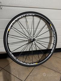 Ruota anteriore bici da corsa Mavic