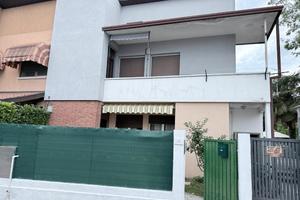 Casa con giardino riscaldamento autonomo